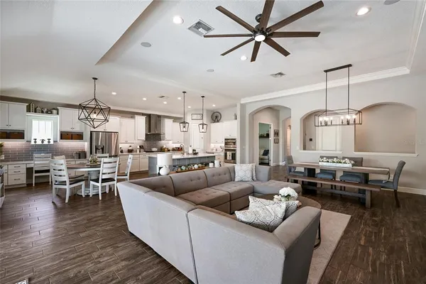 $769,900 | 6117 Shadowlake Drive, Apollo Beach, FL 33572