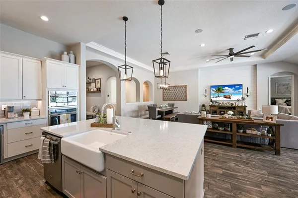 $769,900 | 6117 Shadowlake Drive, Apollo Beach, FL 33572