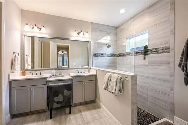 $769,900 | 6117 Shadowlake Drive, Apollo Beach, FL 33572