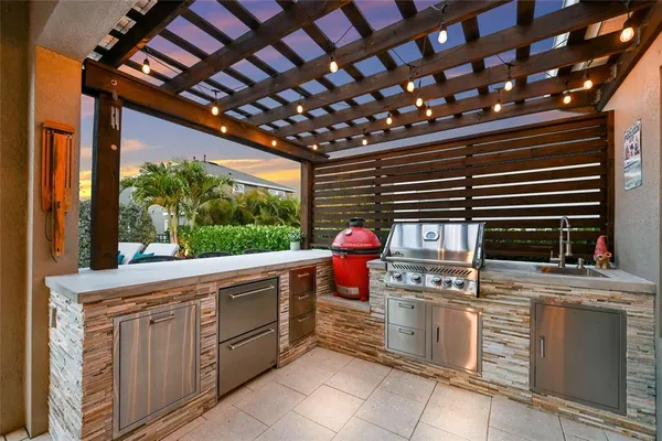 $769,900 | 6117 Shadowlake Drive, Apollo Beach, FL 33572
