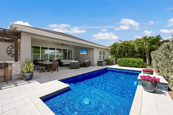 $769,900 | 6117 Shadowlake Drive, Apollo Beach, FL 33572