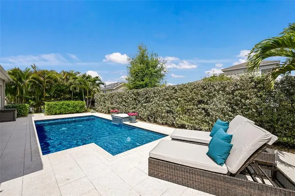 $769,900 | 6117 Shadowlake Drive, Apollo Beach, FL 33572