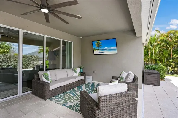 $769,900 | 6117 Shadowlake Drive, Apollo Beach, FL 33572