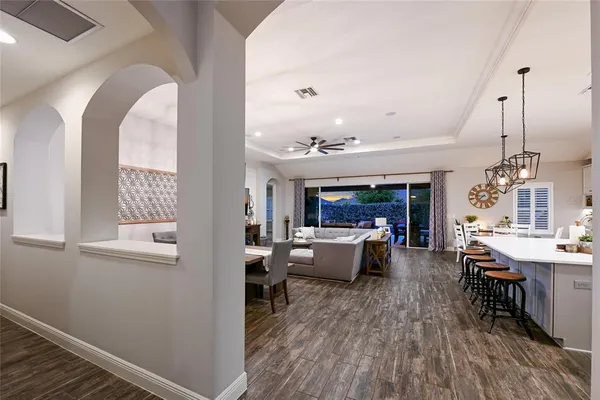 $769,900 | 6117 Shadowlake Drive, Apollo Beach, FL 33572
