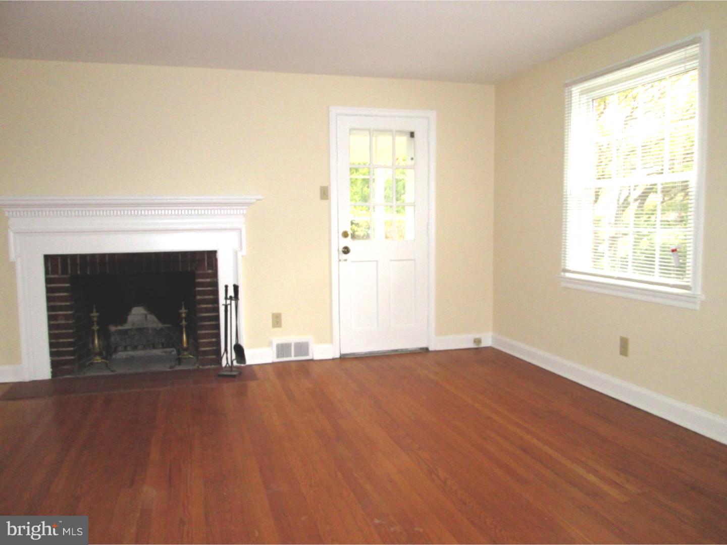 804 Merrill Road Ambler, PA 19002 - Photo 8 of 20 Living Room