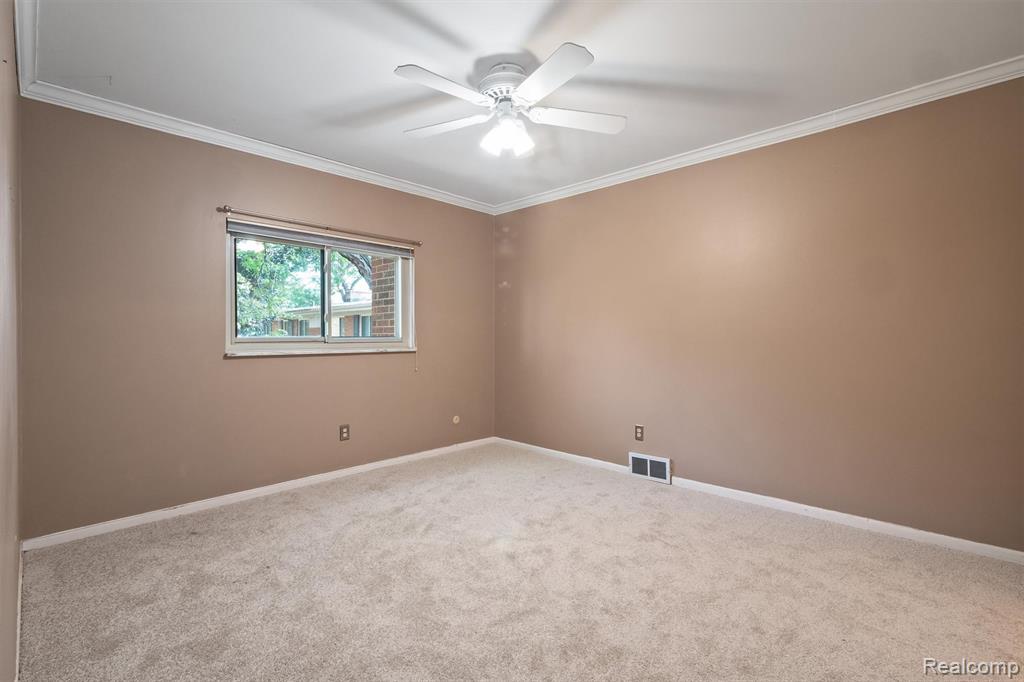 1109 Derby Road, Unit 5 Birmingham, MI 48009 - Photo 17 of 29