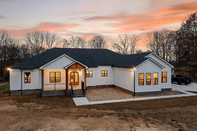 $1,790,000 | 377 Margot Drive, Sparta, TN 38583