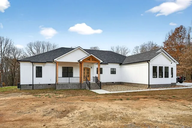 $1,790,000 | 377 Margot Drive, Sparta, TN 38583