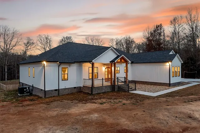 $1,790,000 | 377 Margot Drive, Sparta, TN 38583