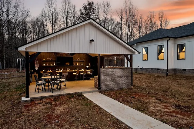 $1,790,000 | 377 Margot Drive, Sparta, TN 38583