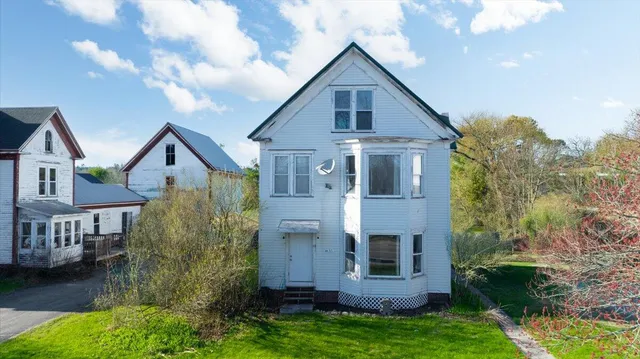 $213,900 | 84 Main Street, Dixfield, ME 04224