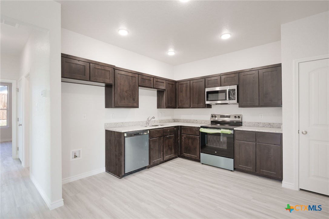 508 Adley Avenue Copperas Cove, TX 76522 - Photo 7 of 38