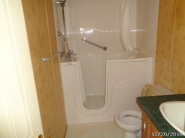 7513 Hunters Ridge Way Knoxville, TN 37914 - Photo 8 of 8 hallbath