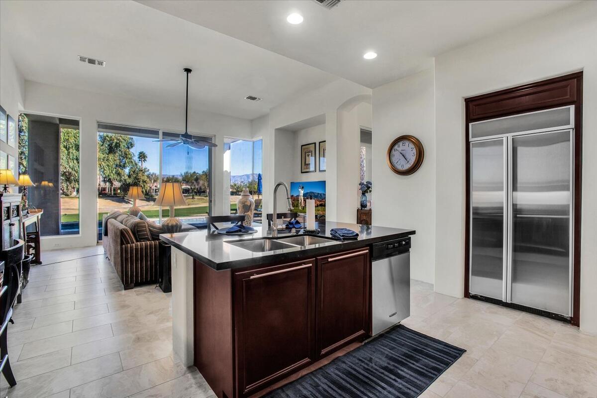 247 Loch Lomond Road Rancho Mirage, CA 92270 - Photo 3 of 63 14