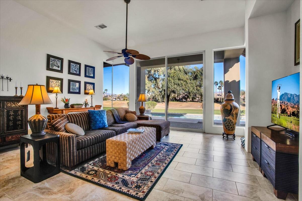 247 Loch Lomond Road Rancho Mirage, CA 92270 - Photo 4 of 63 14