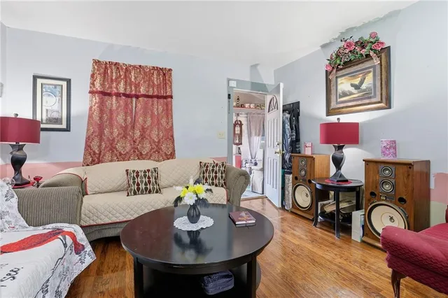 $95,000 | 803 South Cedar Avenue, Independence, MO 64053