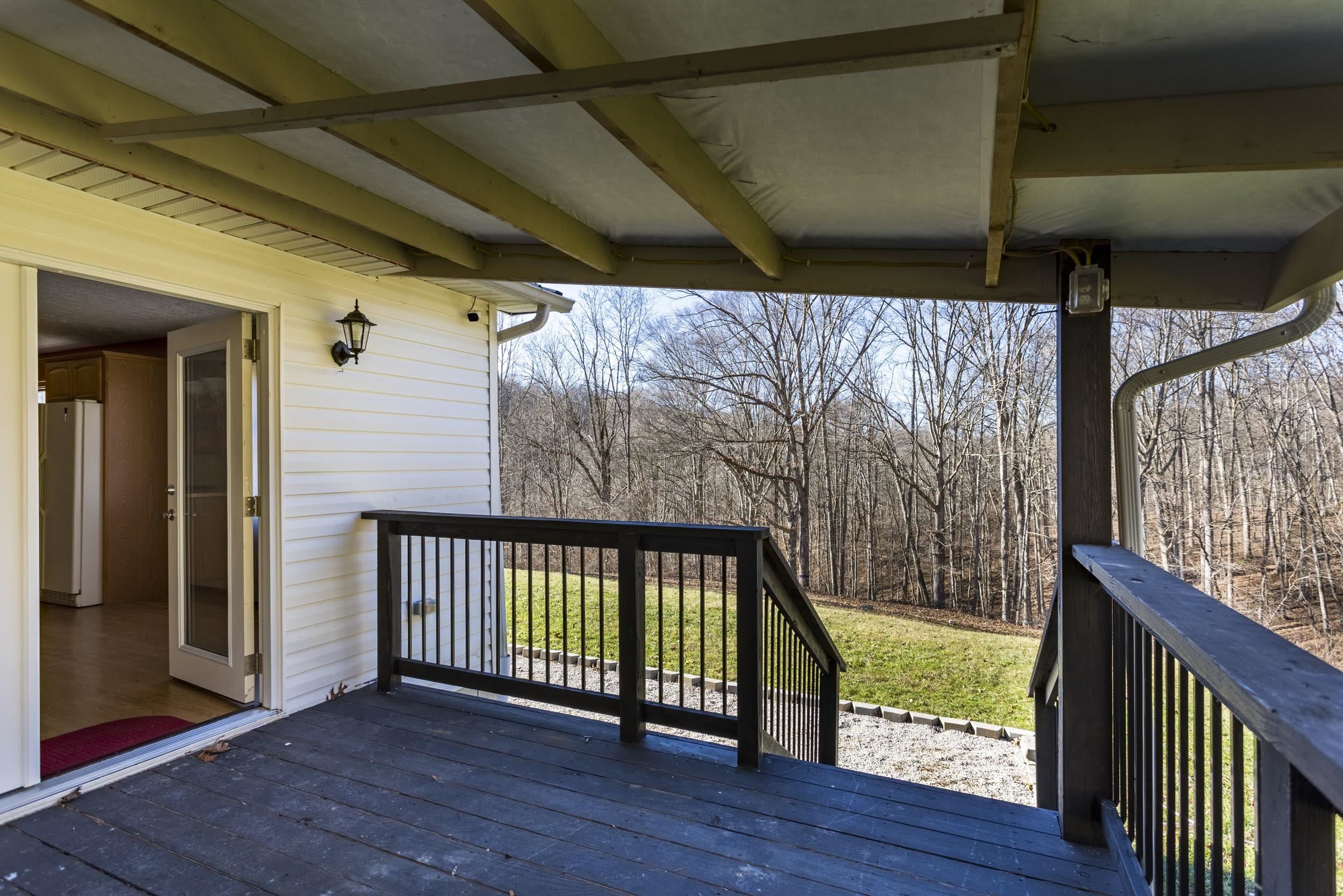95 Pearl Road Alum Creek, WV 25003 - Photo 23 of 35