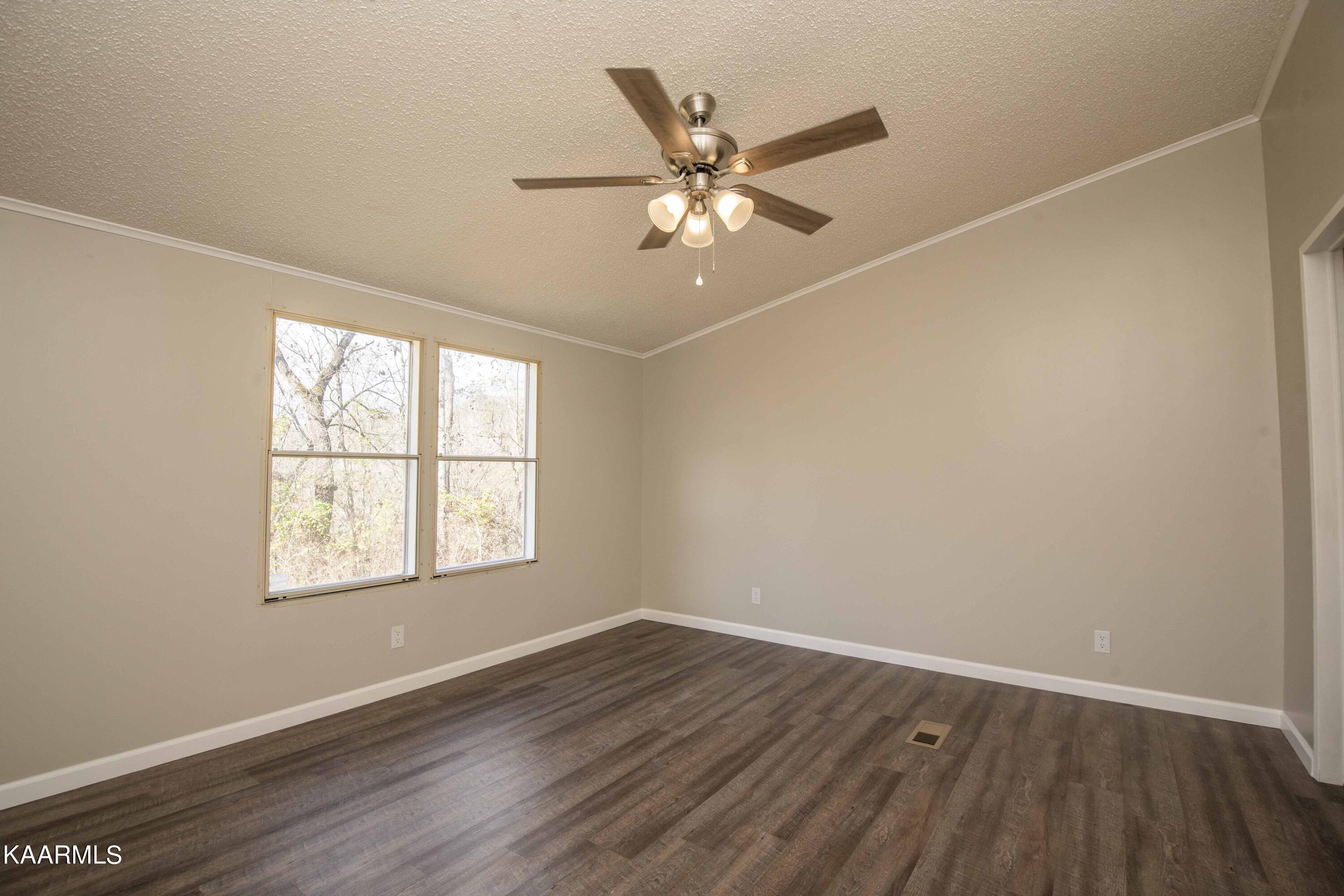 435 Johnson Road Maynardville, TN 37807 - Photo 15 of 37 master bed 3_1