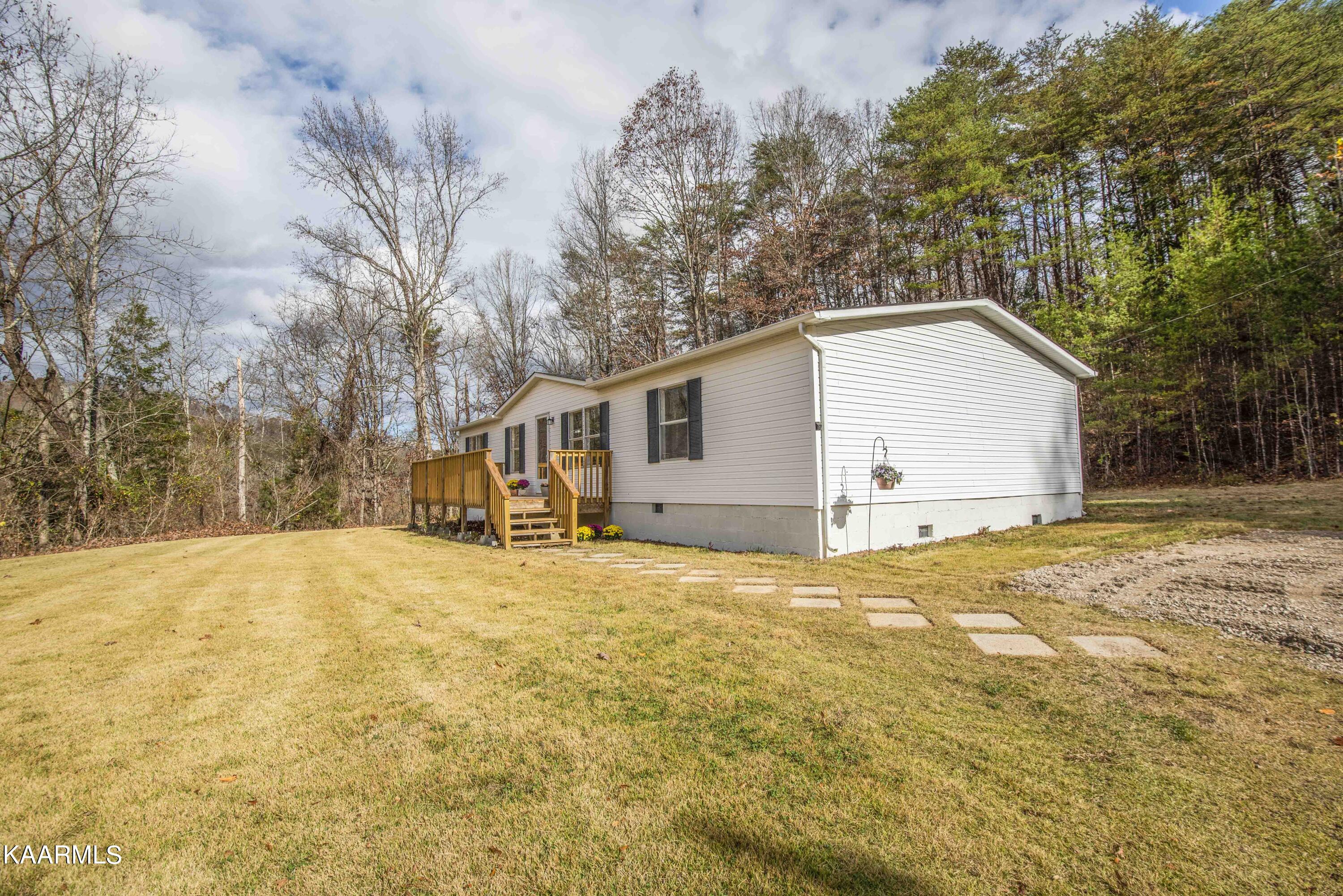 435 Johnson Road Maynardville, TN 37807 - Photo 2 of 37 exterior 1_1