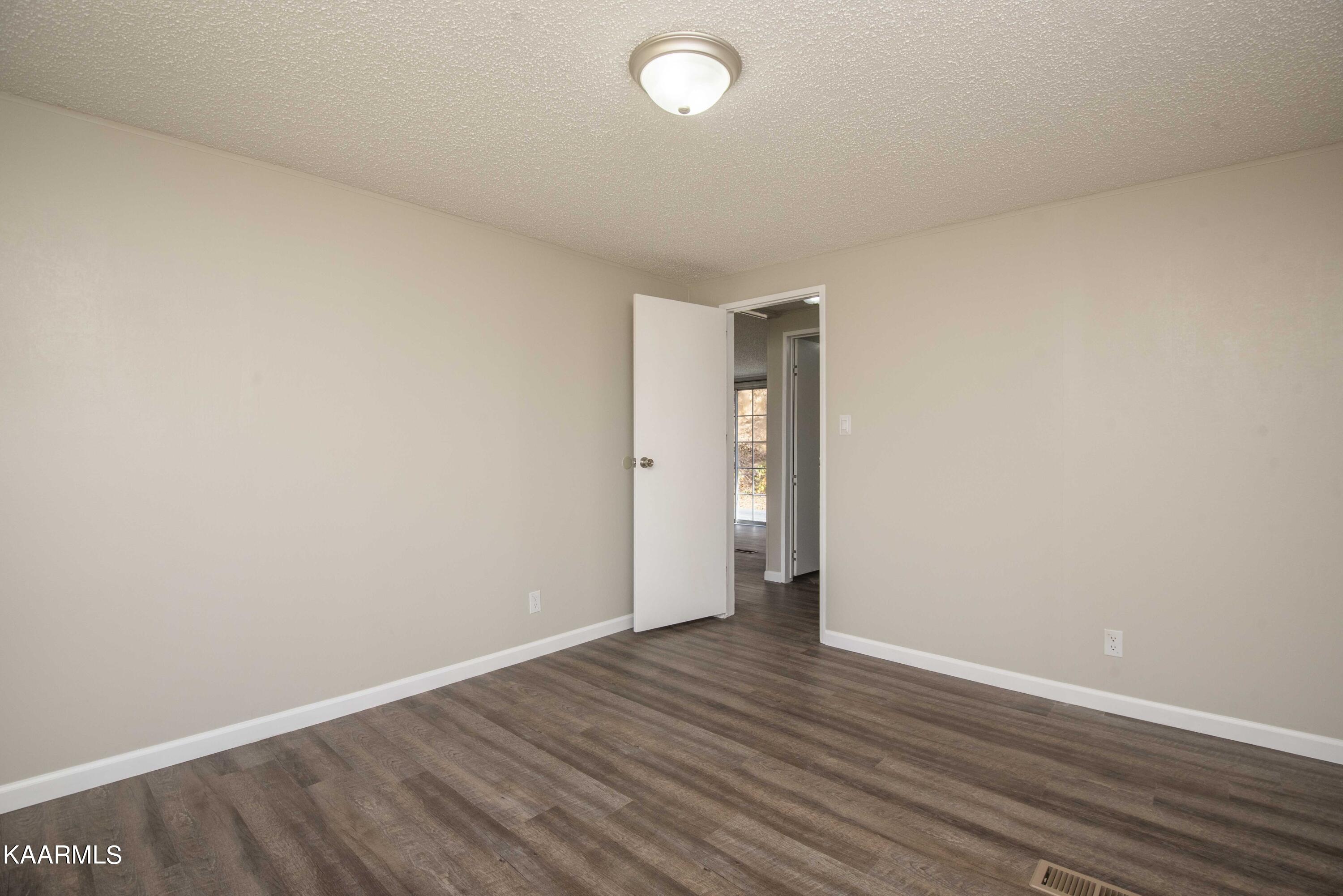 435 Johnson Road Maynardville, TN 37807 - Photo 23 of 37 third bed 1_1