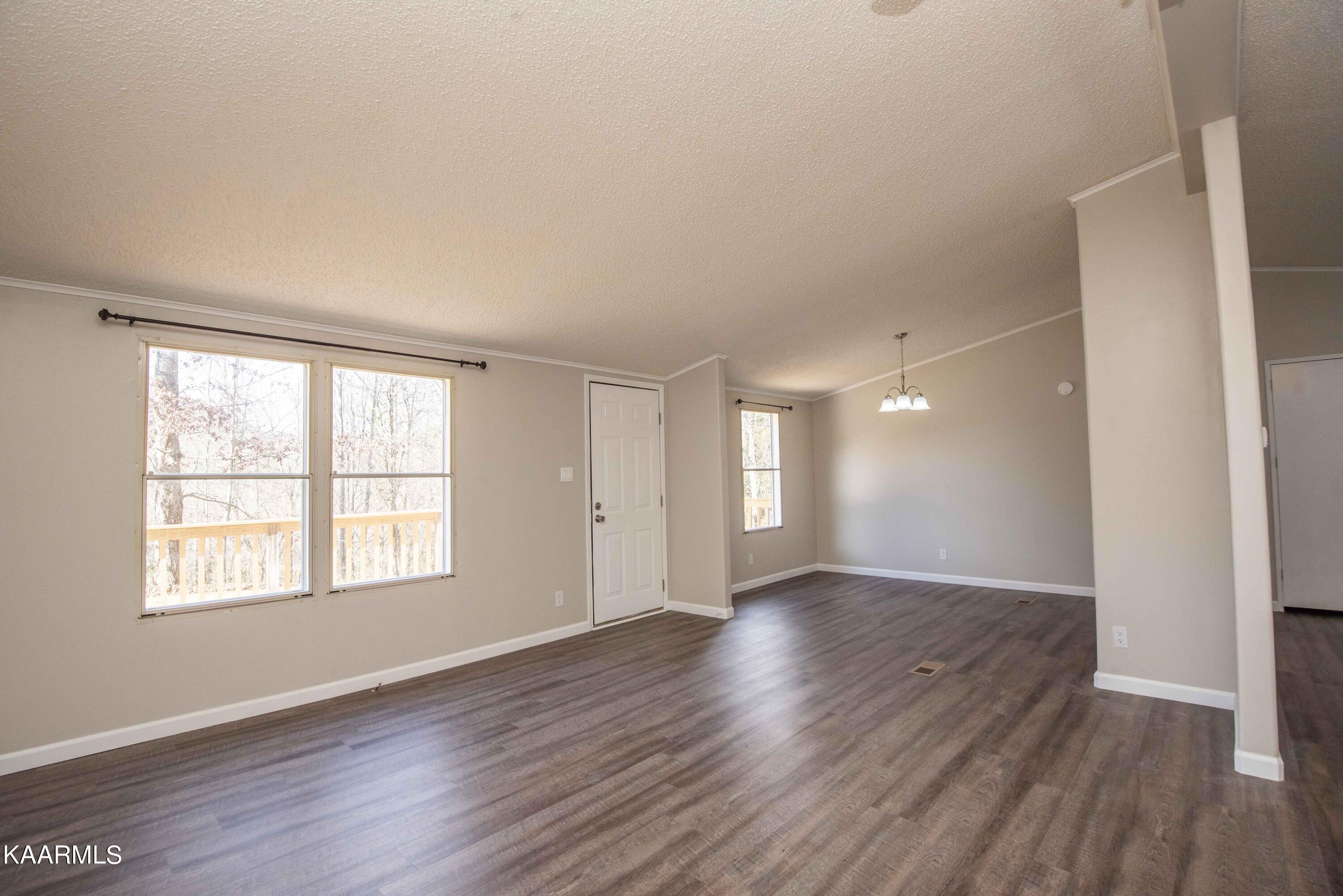 435 Johnson Road Maynardville, TN 37807 - Photo 5 of 37 living 2_1