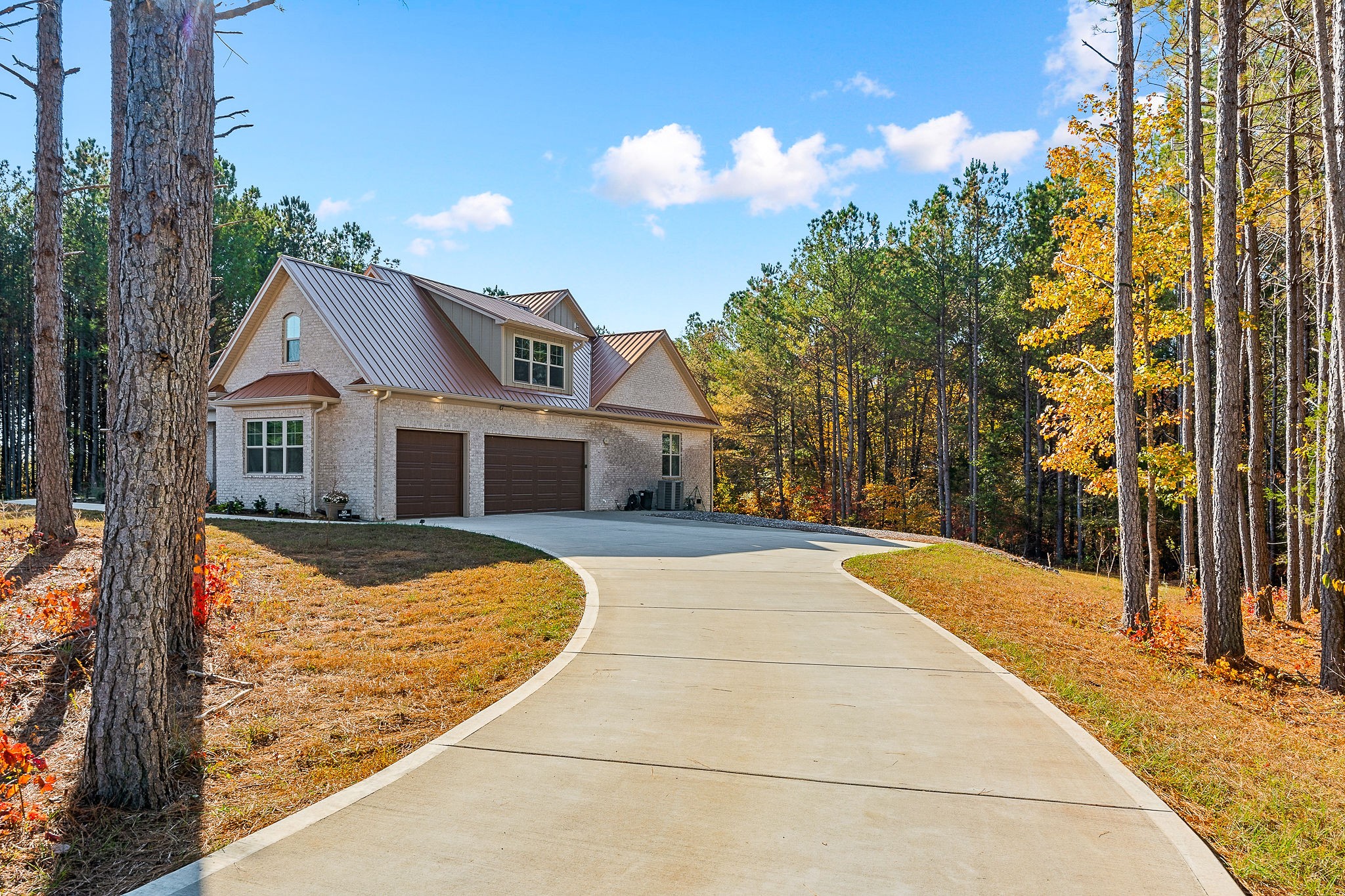 314 Cedar Ridge Lane Smithville, TN 37166 - Photo 3 of 33 a front view of a house with a yard