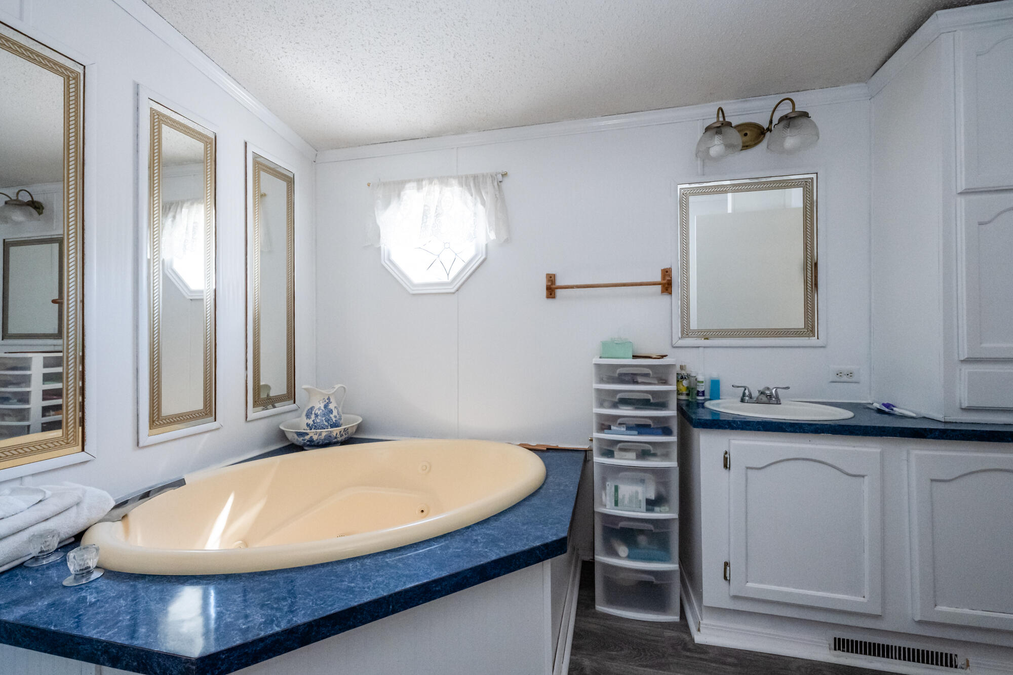 2462 Maple Lane Benton Harbor, MI 49022 - Photo 17 of 31 Maple-117