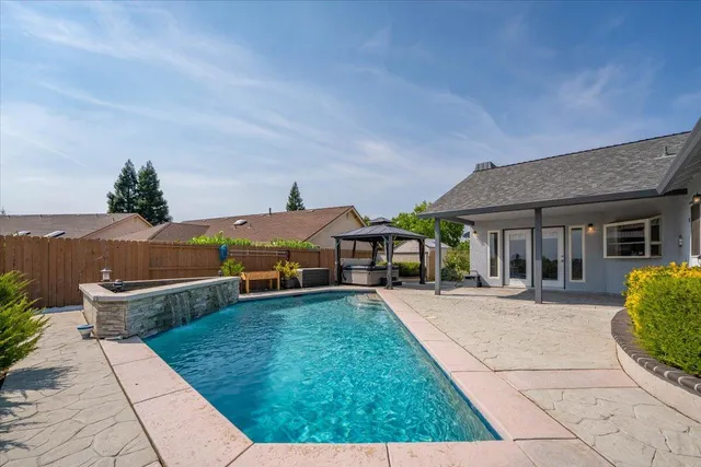 $529,000 | 2824 Blue Bell Drive, Redding, CA 96001