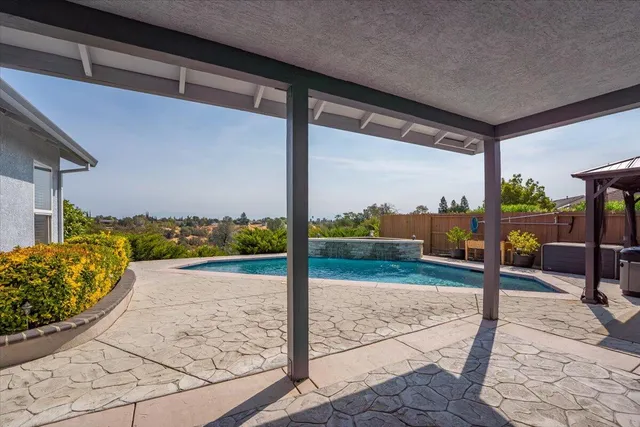 $529,000 | 2824 Blue Bell Drive, Redding, CA 96001