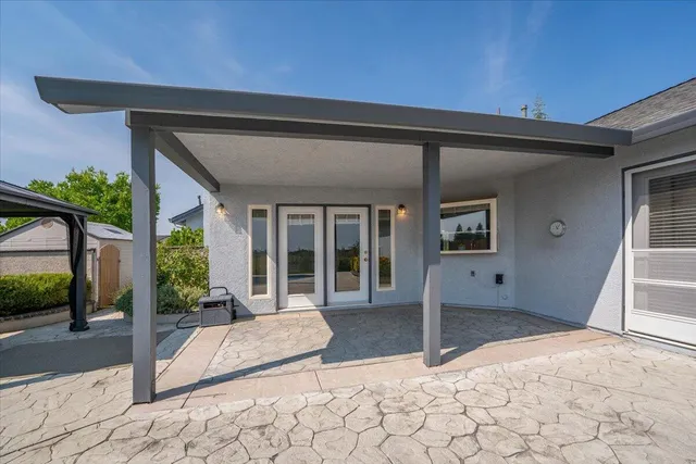 $529,000 | 2824 Blue Bell Drive, Redding, CA 96001