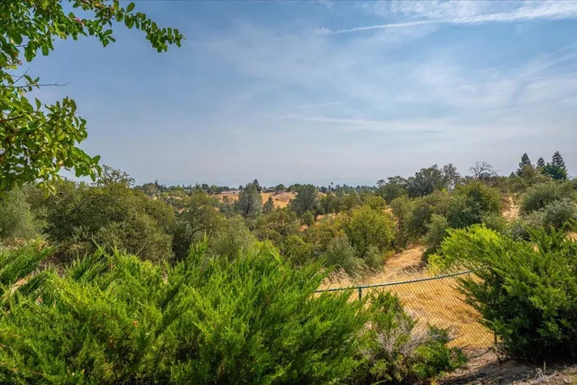 $529,000 | 2824 Blue Bell Drive, Redding, CA 96001