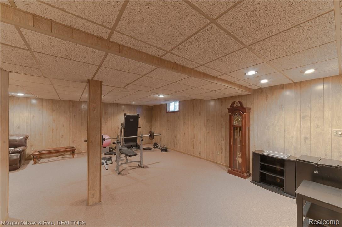 1061 Hidden Lane Rochester, MI 48309 - Photo 34 of 51 1061 Hidden Ln-34.jpg
