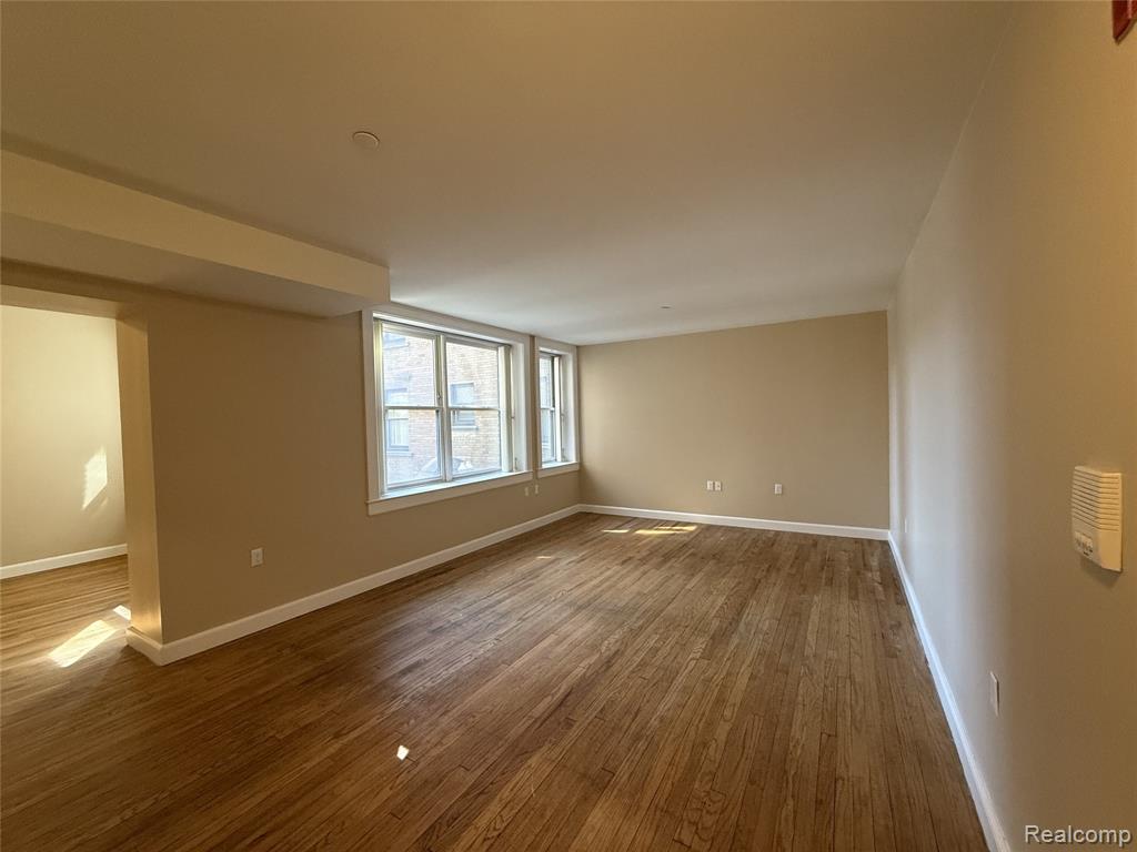 680 Delaware Street, Unit 206 Detroit, MI 48202 - Photo 2 of 15