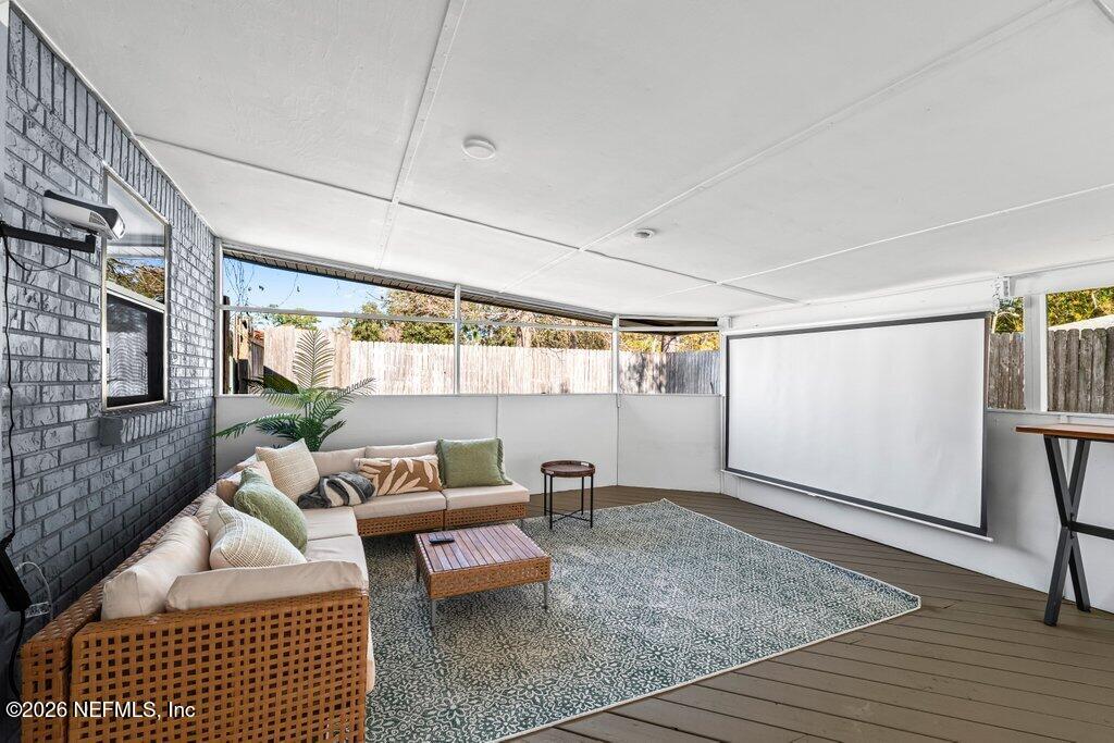 4145 Springwood Road Jacksonville, FL 32207 - Photo 22 of 33 a living room with furniture