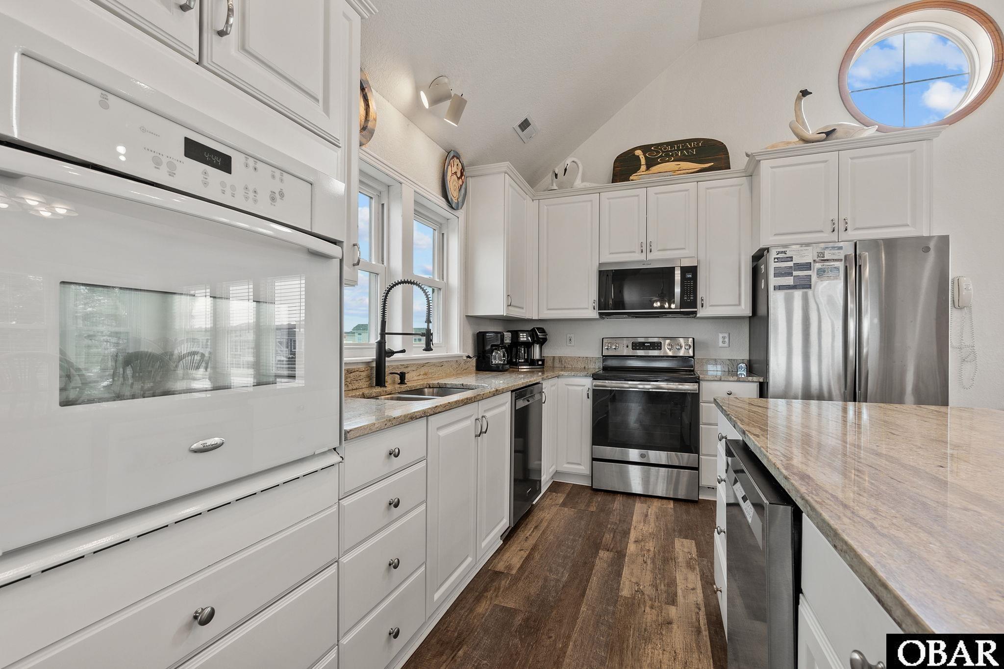 601 Wave Arch Corolla, NC 27927 - Photo 26 of 47 Kitchen