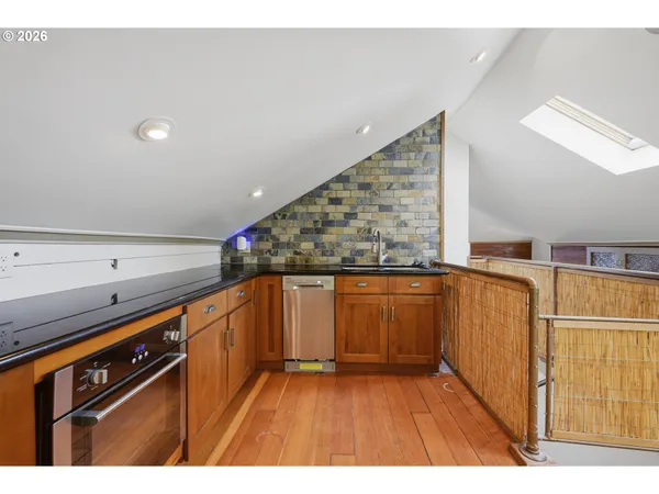 $650,000 | 9889 Northwest Hoge Avenue, Portland, OR 97231