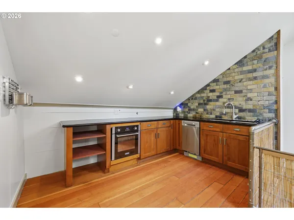 $650,000 | 9889 Northwest Hoge Avenue, Portland, OR 97231