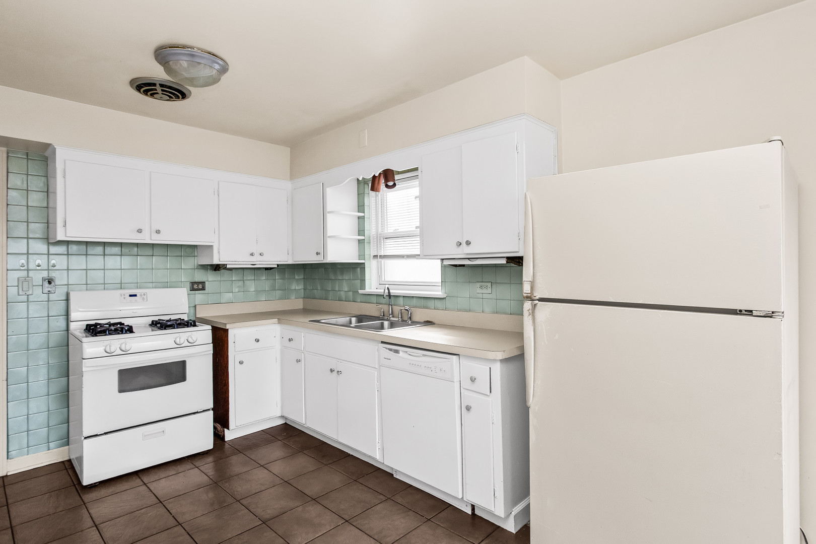 4260 Main Street Skokie, IL 60076 - Photo 5 of 15