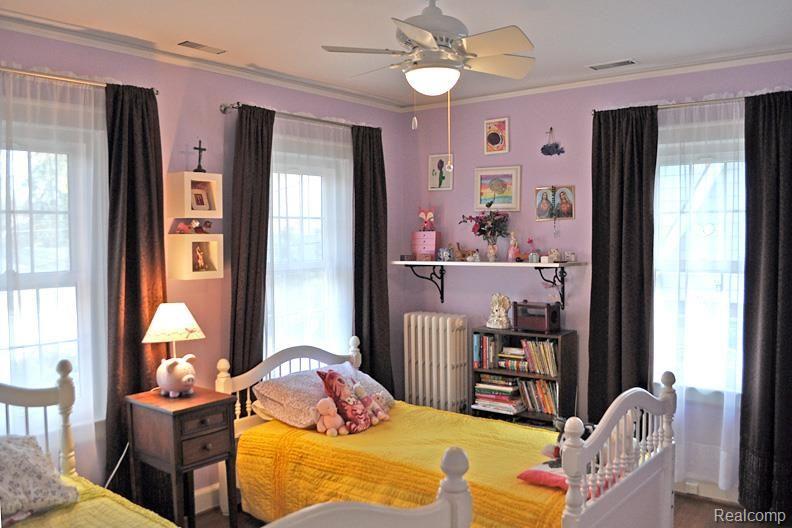 704 Lincoln Road Grosse Pointe, MI 48230 - Photo 15 of 21 Bedroom0510.jpg