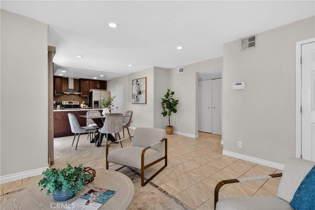1000 South Citron Street, Unit 9 Anaheim, CA 92805 - Photo 3 of 23
