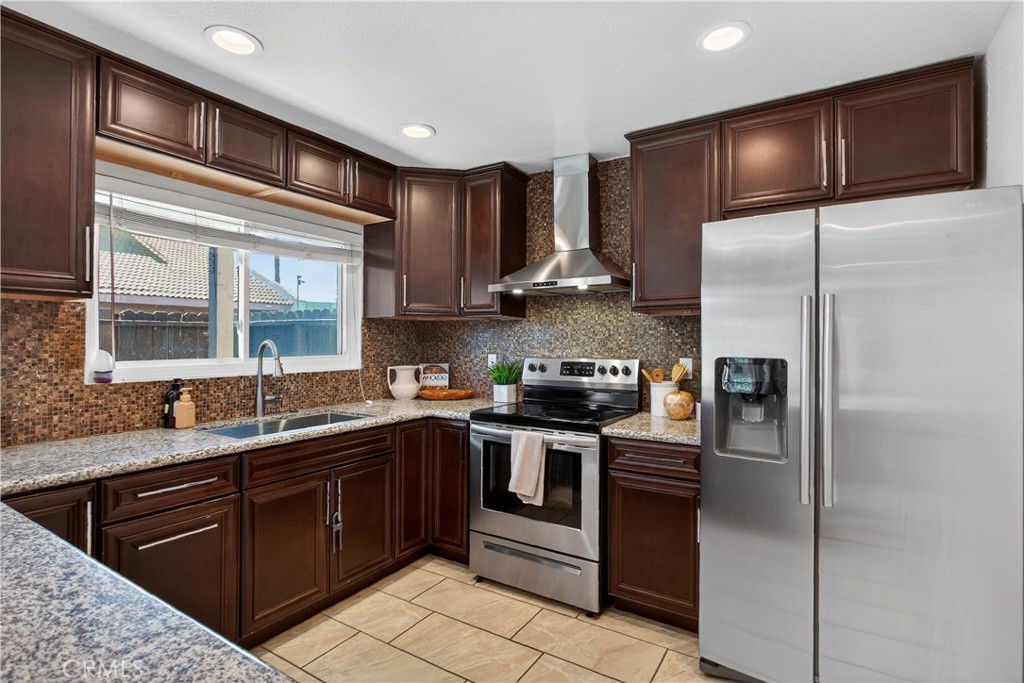 1000 South Citron Street, Unit 9 Anaheim, CA 92805 - Photo 6 of 23