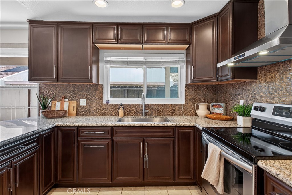 1000 South Citron Street, Unit 9 Anaheim, CA 92805 - Photo 7 of 23