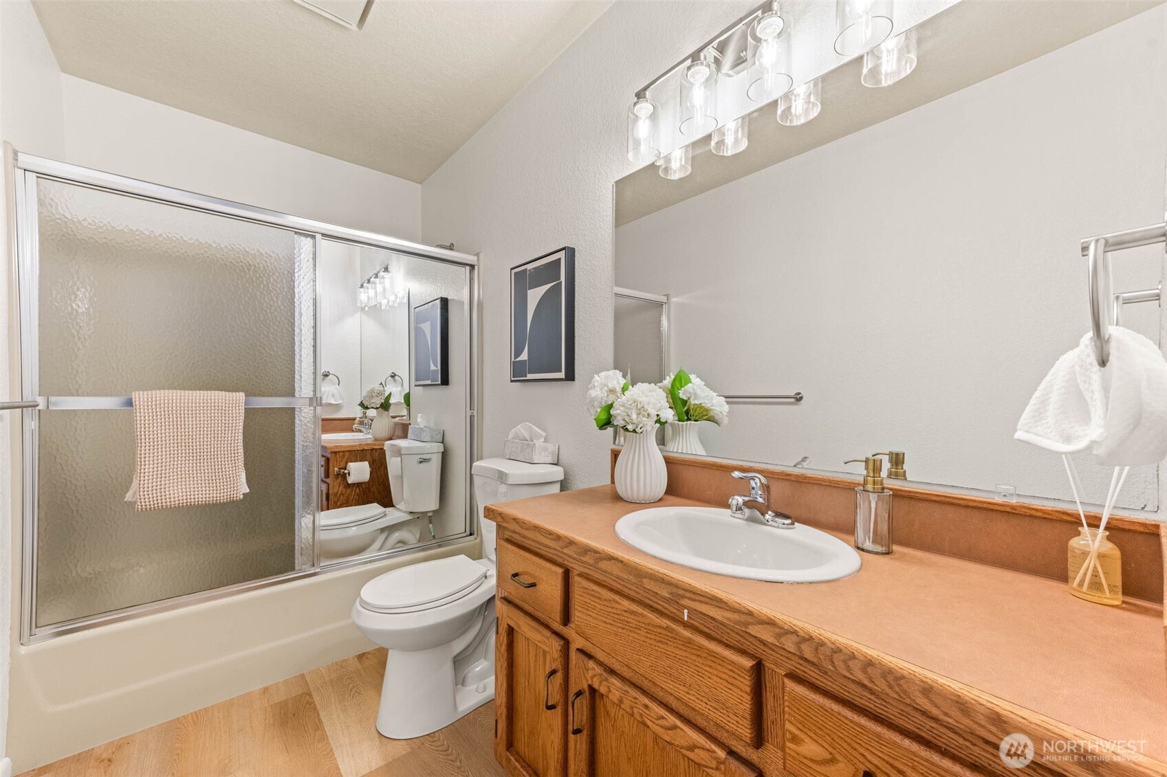543 Hemlock Way Edmonds, WA 98020 - Photo 30 of 39 Gallery Image 30