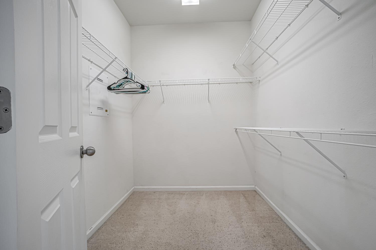 3062 North Filbert Avenue Fresno, CA 93727 - Photo 19 of 41 a view of small space