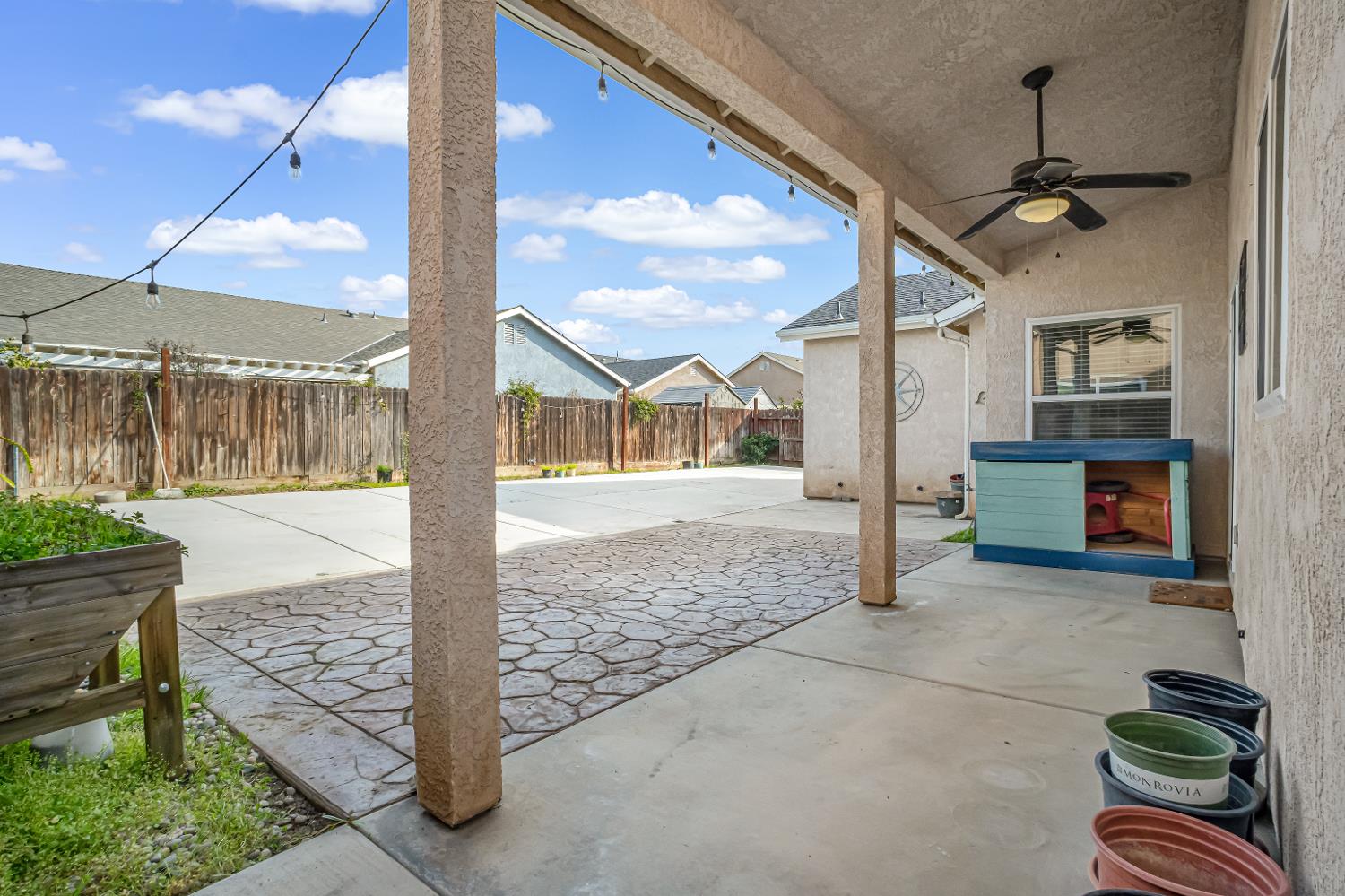 3062 North Filbert Avenue Fresno, CA 93727 - Photo 34 of 41 a view of an entryway with a door