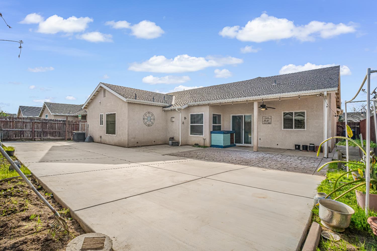 3062 North Filbert Avenue Fresno, CA 93727 - Photo 35 of 41 a view of a house with backyard