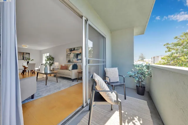 $648,000 | 415 Cornell Avenue, Unit 304, Albany, CA 94706