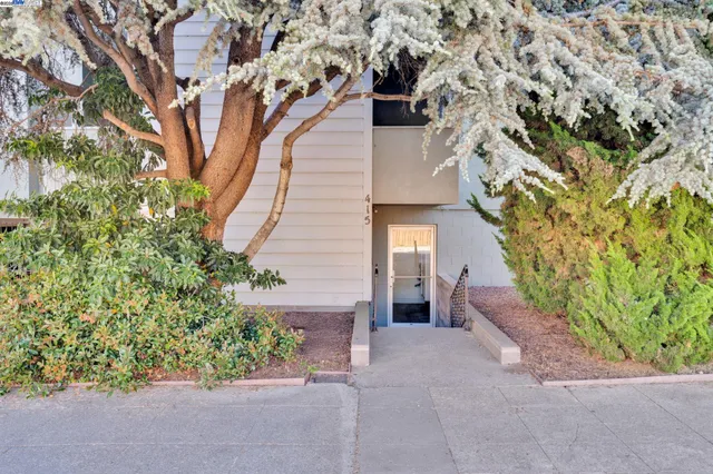 $648,000 | 415 Cornell Avenue, Unit 304, Albany, CA 94706