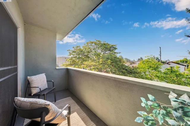 $648,000 | 415 Cornell Avenue, Unit 304, Albany, CA 94706