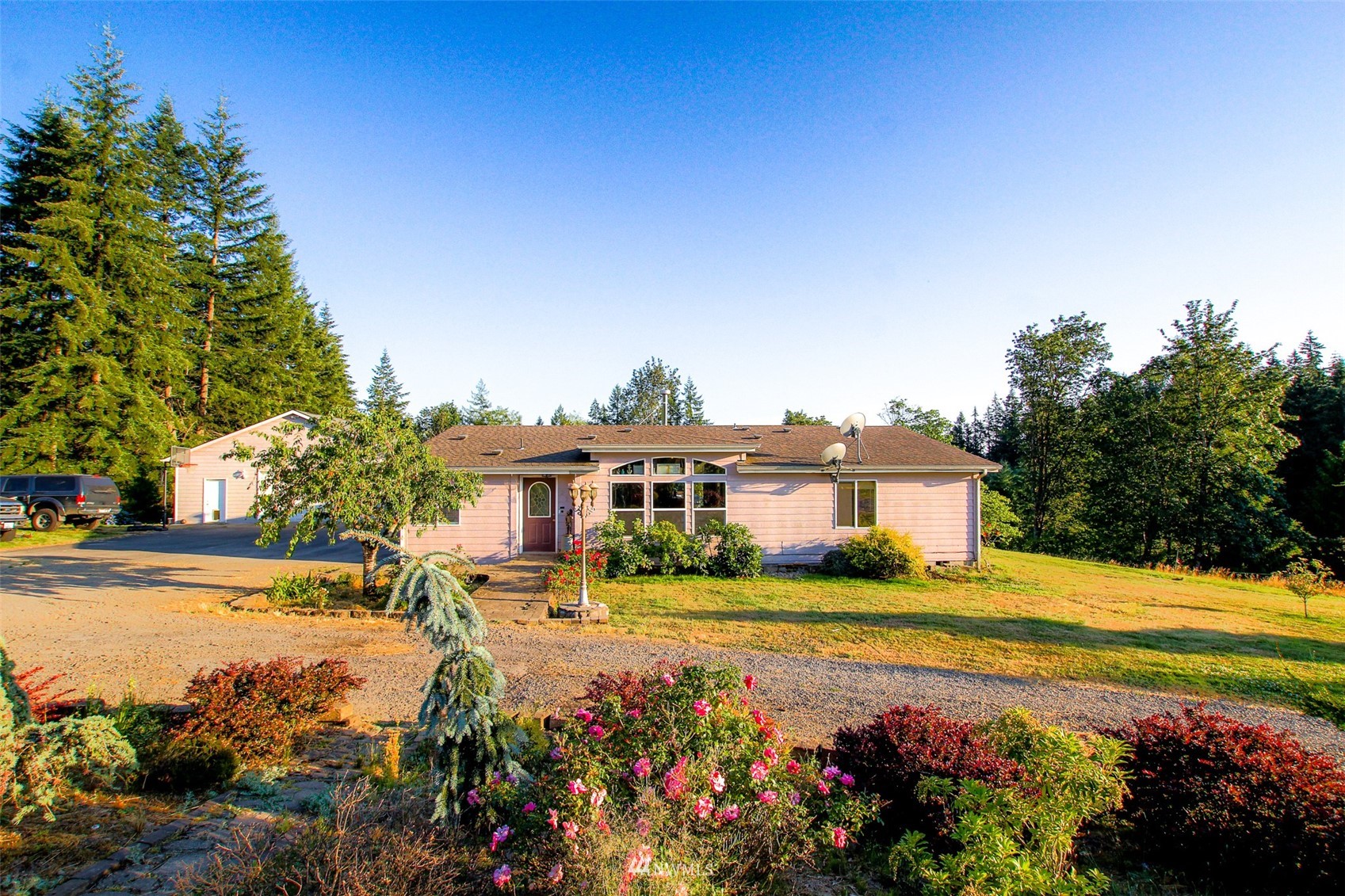923 Holcomb Road Kelso, WA 98626 - Photo 1 of 40 Gallery Image 1